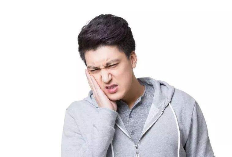 牙疼怎么办?教你一招,1分钟快速止疼,简单有效