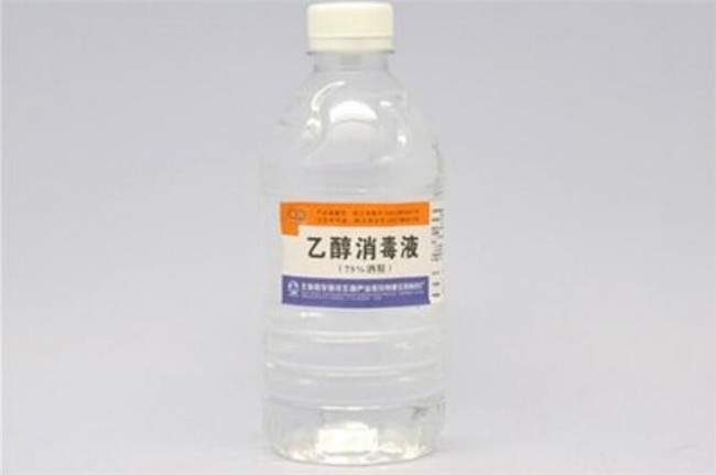 6个月宝宝发烧39度,奶奶用土方子治疗离世,医