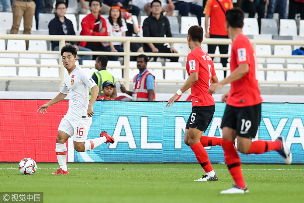 球罚出超级弧线险直接破门 张呈栋停球10米略