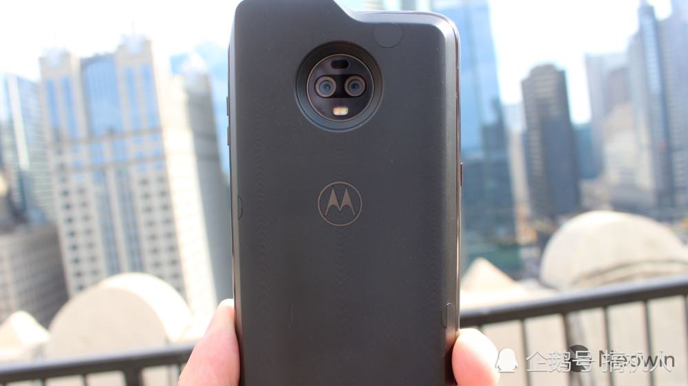 全球首款5G智能手机价格曝光:仅240美元 但丑