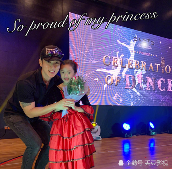 吴尊晒女儿舞蹈照片,NeiNei轻松展示一字马,满