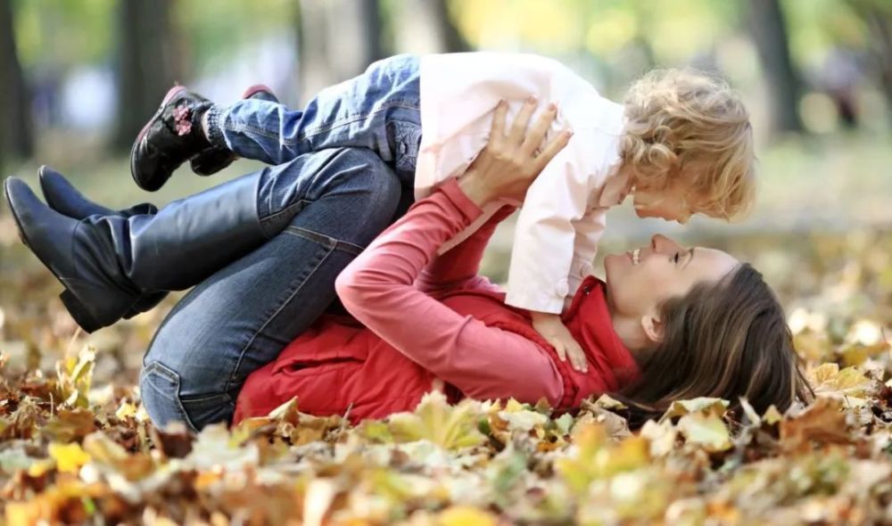 妈妈的性格决定孩子的命运,而丈夫的爱决定妻