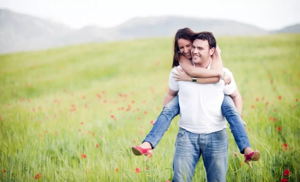 妈妈的性格决定孩子的命运,而丈夫的爱决定妻