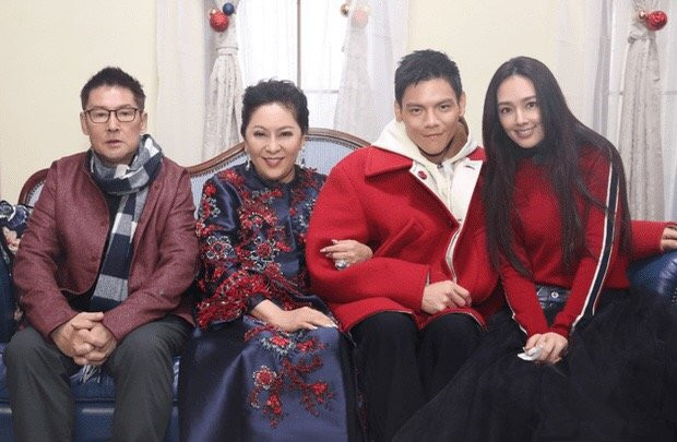 向华强儿子向佐疑默认和郭碧婷恋爱 这下向太