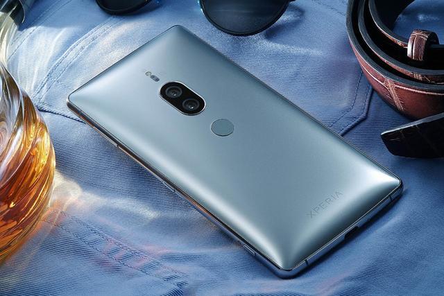 索尼手机官方秀颜值当场翻车，网友:设计师是穿越来的吗?