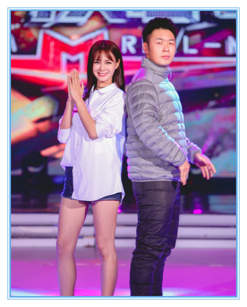 杜海涛沈梦辰又撒狗粮,机场送花还有摸脸杀,这