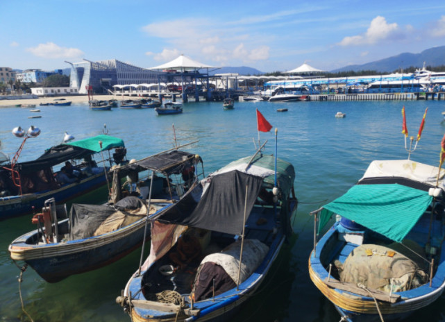 这个三亚的小渔村,市中心40分钟可直达,安静又美丽