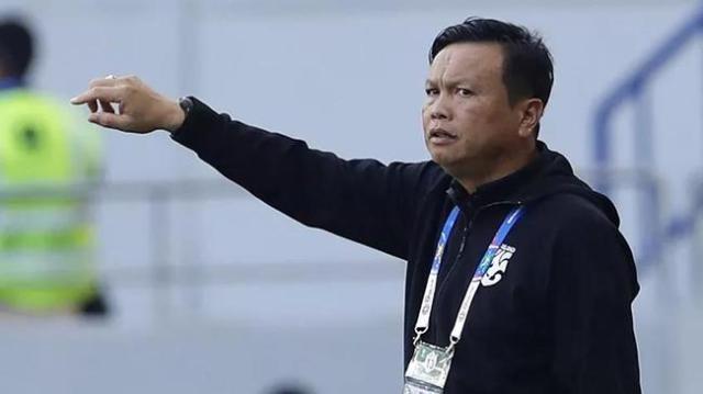 泰国主帅:和里皮过招很荣幸 跟中国完全有得一