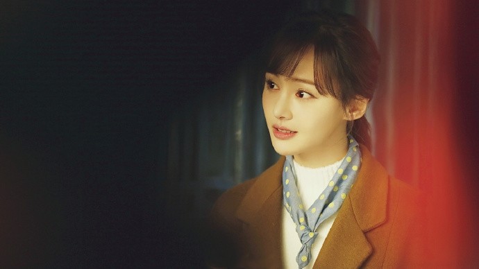 迪丽热巴郑爽撞同款发型,看来看去还是郑爽更