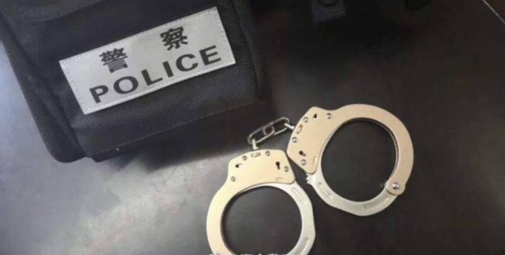 警察蜀黍提醒 此款手铐不可以盘 转发更不会送 仅供线下各派出所实体