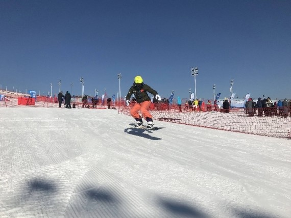 从射击到体育滑雪一个西藏山里娃的单板逐梦高中生冰雪射箭图片