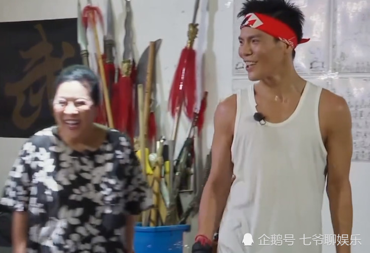 向佐曾自曝理想型女生,没想到郭碧婷全部符合