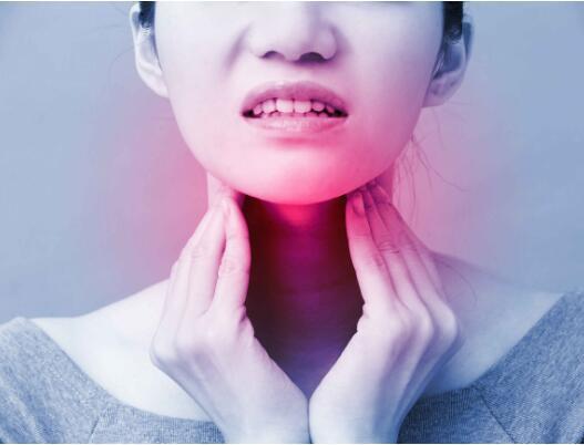 口腔溃疡不要轻视,频繁出现这5种症状,当心引