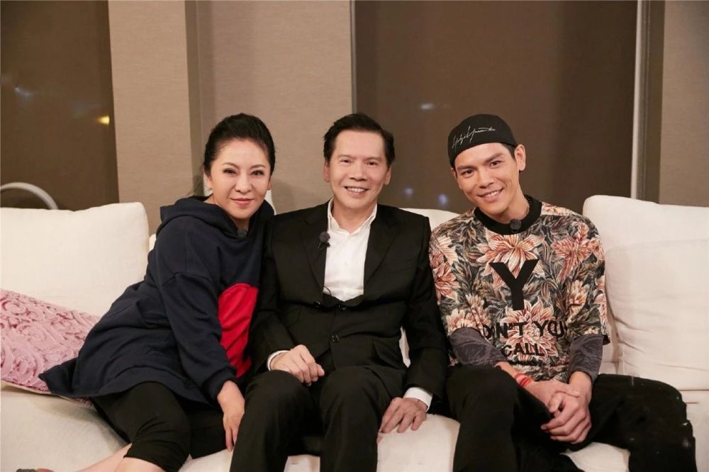 70岁向华强上综艺，一家人绝口不提小儿子，看向佑做的事就懂了