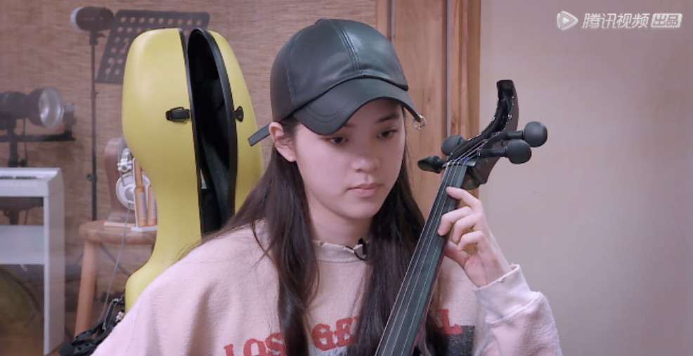 欧阳娜娜首次尝试电音获赞 兴奋安利最崇拜的