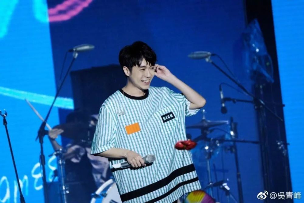36岁的吴青峰依旧是“宝藏男孩”，这个新人歌手让我们惊喜连连