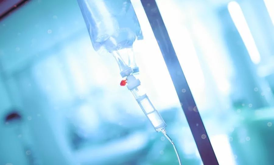 4岁女孩低烧,输液死亡:一生病就输液,祸害了多