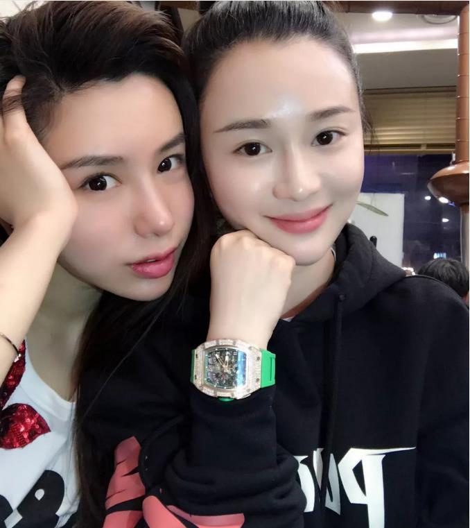 吴秀波到底多有钱?给陈昱霖的一只手表就超百