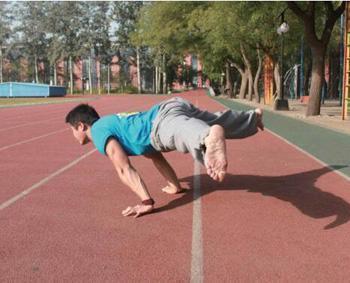 经典俄式挺身教程:8个步骤进阶,健身界彭于晏