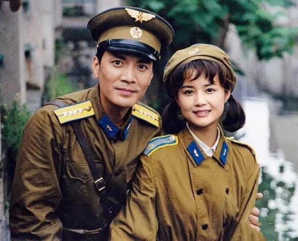 在认识茹萍以前,也曾有过一段婚姻,前妻还为刘之冰生下一个儿子,离婚