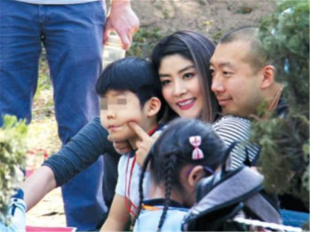 小儿子染上流感发烧40度,听到2个孩子的话,陈