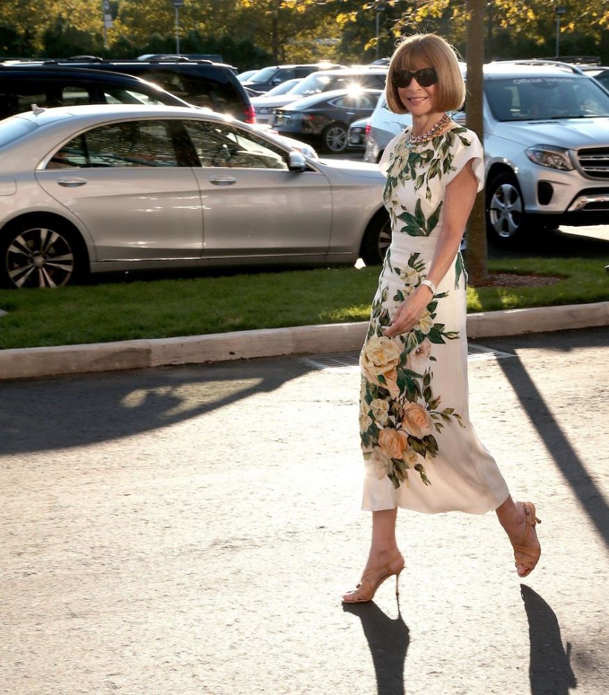 anna wintour的100件连衣裙和一双裸色高跟鞋