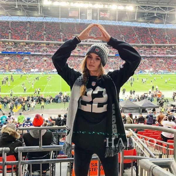 你戴什么帽子最显脸小?