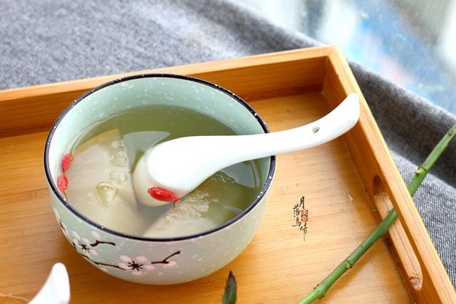 这个秋冬养生汤,甜蜜好喝,治疗咳嗽,3元钱炖一