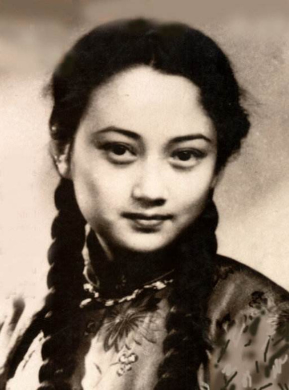 王晓棠年轻时照片:江青曾嫉妒她长得漂亮而发怒?
