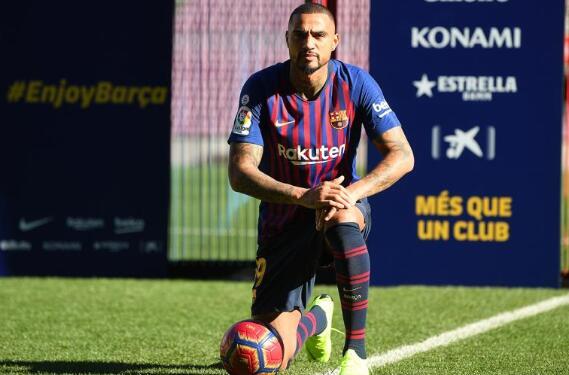 博阿滕亮相诺坎普:怒赞梅西世界最佳 这颠球登