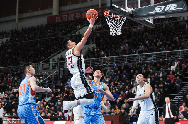 一文读懂昨夜CBA:辽宁创队史连胜纪录 哈神超