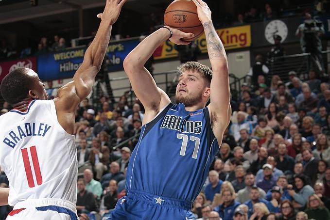 东契奇撕球衣德克里程碑 独行侠击败快船止四