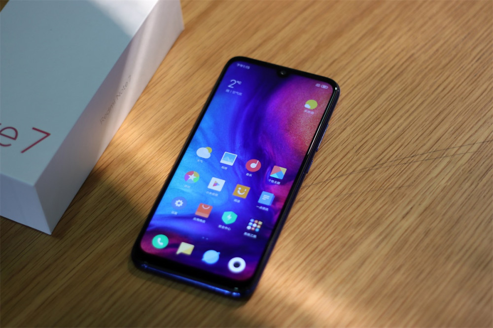 小米这款手机还没发布前吐槽满满，发布后抢都不到?