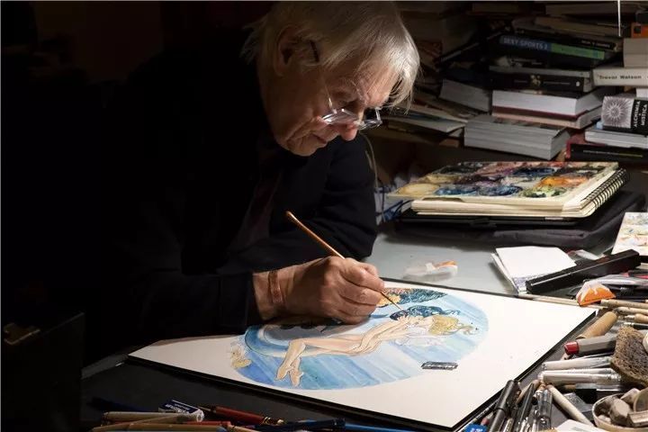 一年感觉最穷的时候就是看表展时