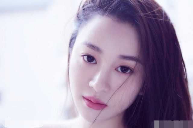 陈昱霖大学青涩旧照曝光,曾和毕福剑同台也参