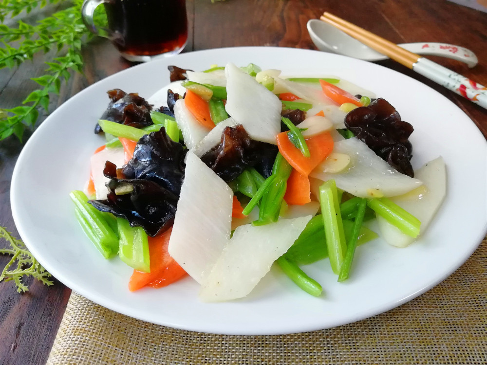 四色蔬菜营养小炒,过年家宴非常受欢迎的清淡菜肴