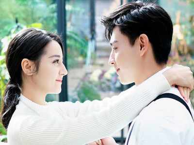 邓伦和迪丽热巴有望在春晚同台,而且杨颖和周