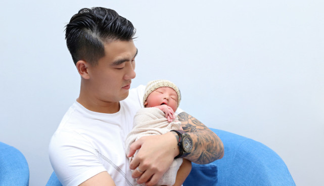 石柯妻子超级宠夫:八万人体育场的网红 为他怒