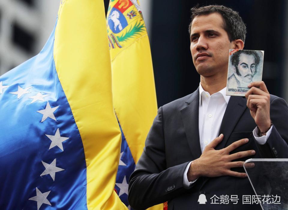 防毒面具对抗催泪弹,委内瑞拉抗议示威现场图