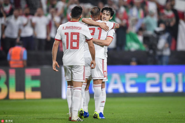 这一次VAR没再和伊朗人为敌 奎罗斯挥舞手势
