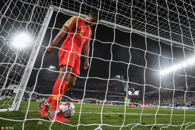 两代国脚栽在同一个坑里 憋屈!落后就要挨打