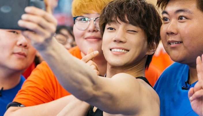 韩国歌手节目里吐槽中国环境差,网友在评论区