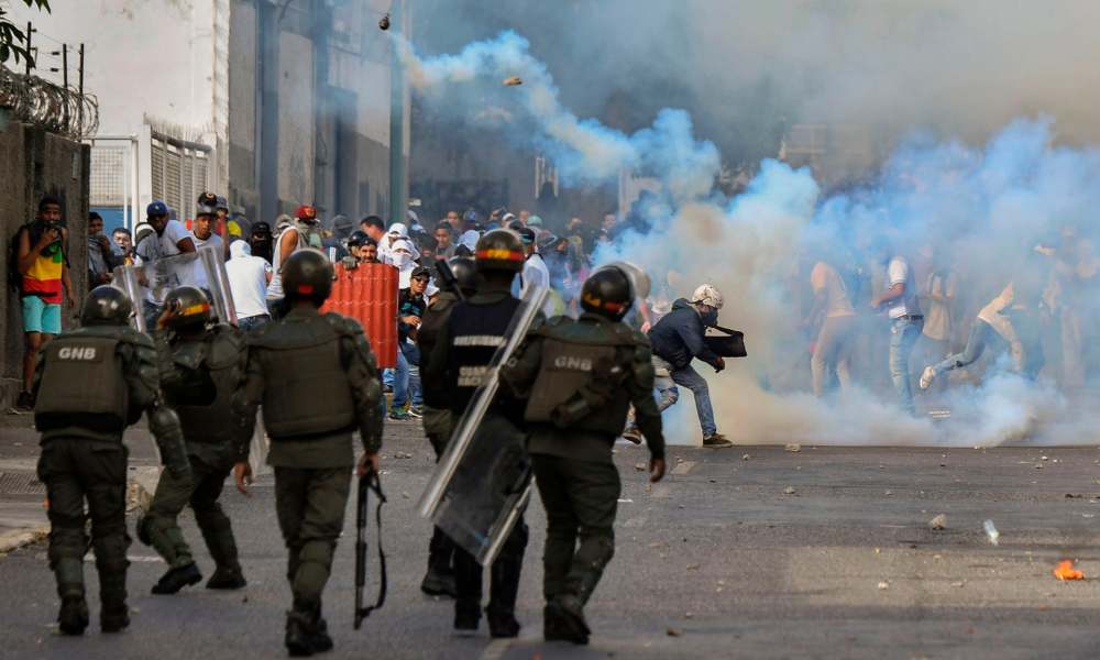 委内瑞拉反对派劝降现任总统马杜罗:如果安静离职将获得大赦