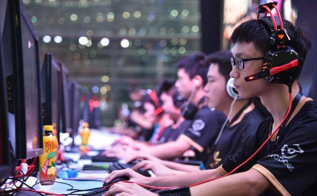 电竞新增两个职业!运营师稀缺 专业陪练看齐传