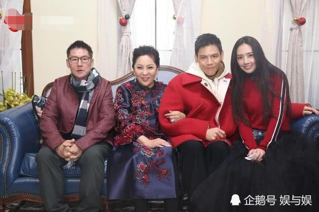 公布恋情不到一个月郭碧婷就叫向太妈妈,向佐