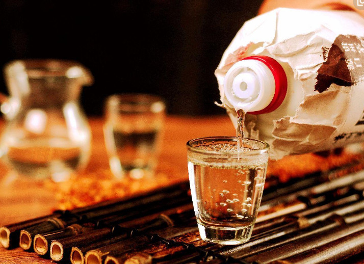 白酒越放越值钱?未必!这样的酒还是趁过年回家