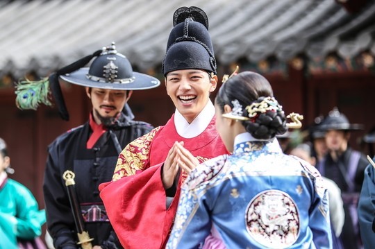 《双面君王》吕珍九:清纯美+颓废美的双刃剑魅