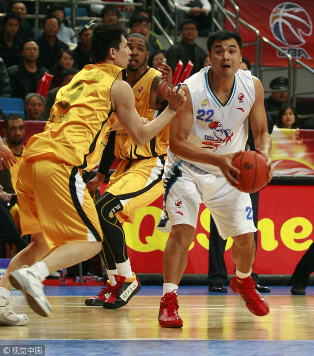 【中国篮球往事】马布里迎CBA首秀 妖星单场