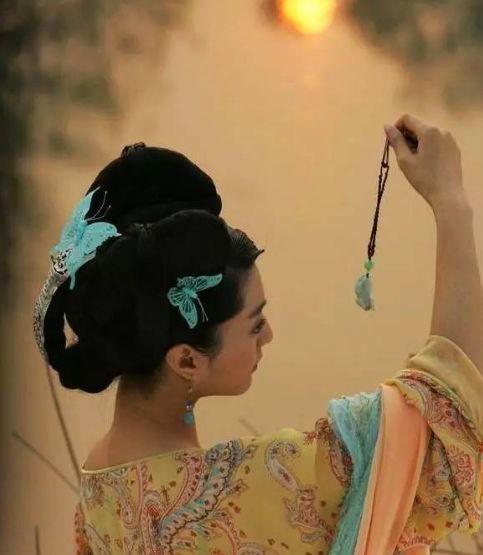 思量只有梦来去,更不怕、江阑住