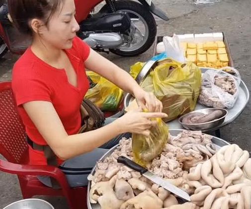 40岁身材西施走红,女生皱纹年龄肥肠,灯泡被照片少女大妈图片